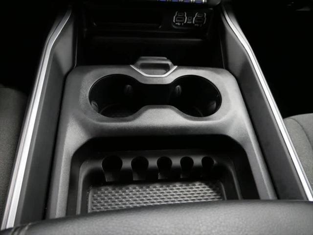Photo of 2022 Diamond Black Crystal Pearlcoat RAM 1500