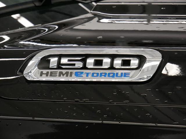 Photo of 2022 Diamond Black Crystal Pearlcoat RAM 1500