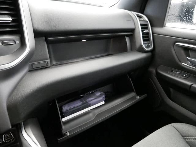Photo of 2022 Diamond Black Crystal Pearlcoat RAM 1500