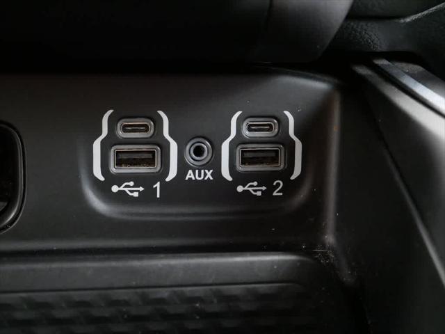 Photo of 2022 Diamond Black Crystal Pearlcoat RAM 1500