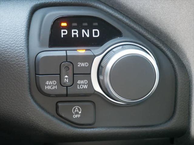 Photo of 2025 Diamond Black Crystal Pearlcoat RAM 1500