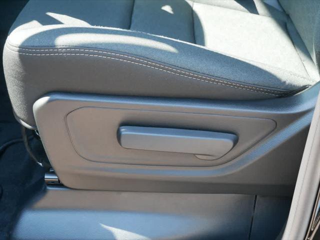 Photo of 2025 Diamond Black Crystal Pearlcoat RAM 1500