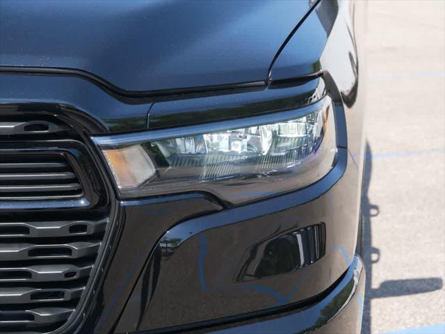 Photo of 2025 Diamond Black Crystal Pearlcoat RAM 1500