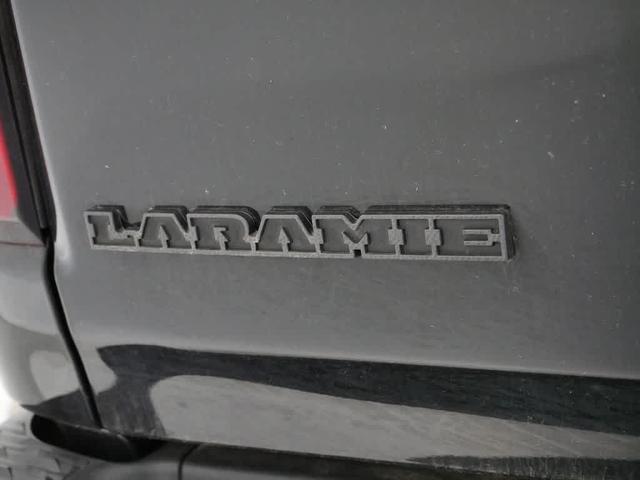 Photo of 2023 Diamond Black Crystal Pearlcoat RAM 1500