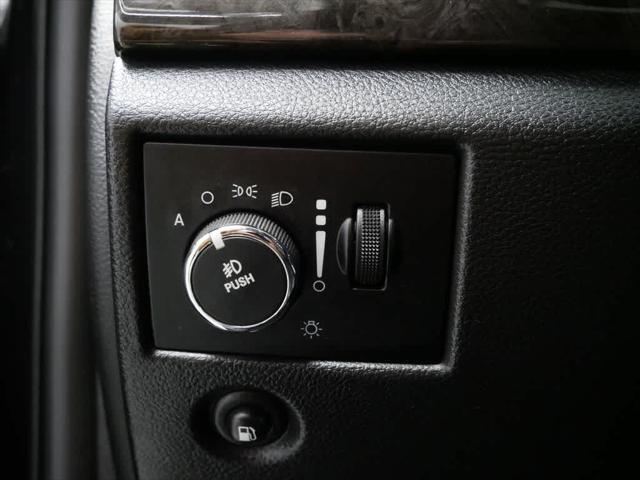 Photo of 2012 Brilliant Black Crystal Pearlcoat Jeep Grand Cherokee