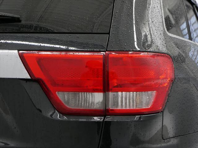Photo of 2012 Brilliant Black Crystal Pearlcoat Jeep Grand Cherokee