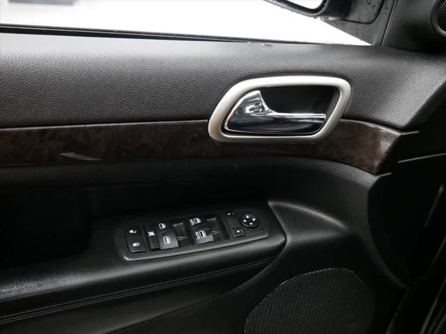 Photo of 2012 Brilliant Black Crystal Pearlcoat Jeep Grand Cherokee