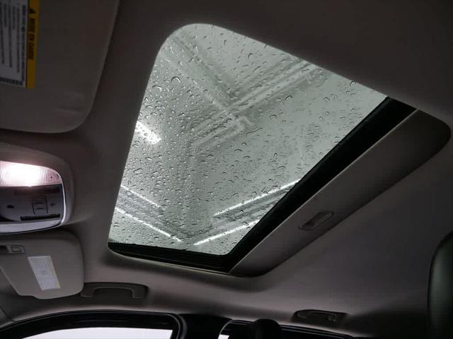 Photo of 2012 Brilliant Black Crystal Pearlcoat Jeep Grand Cherokee