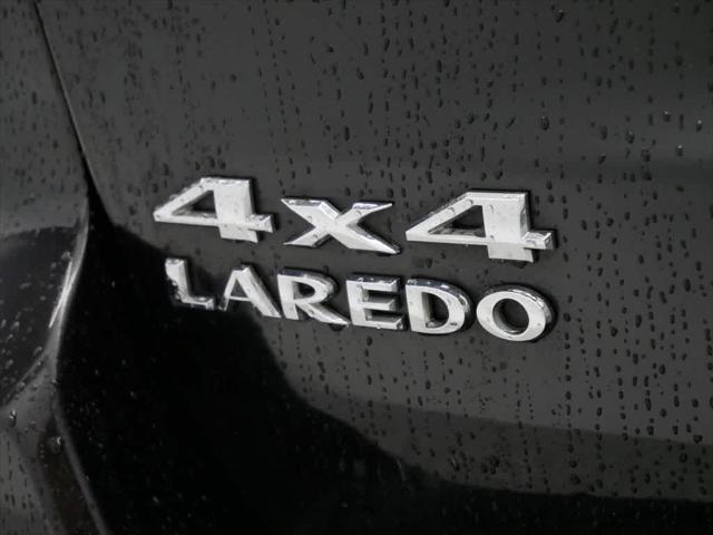 Photo of 2012 Brilliant Black Crystal Pearlcoat Jeep Grand Cherokee