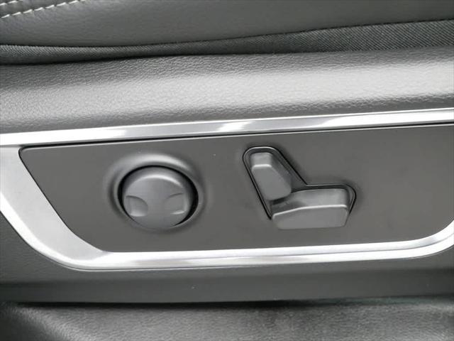 Photo of 2025 Bright White Clearcoat RAM 1500