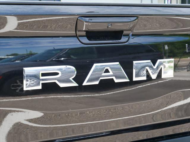 Photo of 2025 Diamond Black Crystal Pearlcoat RAM 1500