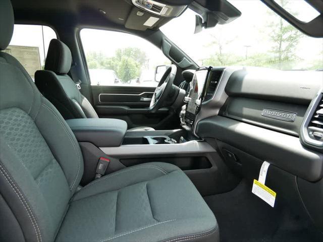 Photo of 2025 Diamond Black Crystal Pearlcoat RAM 1500