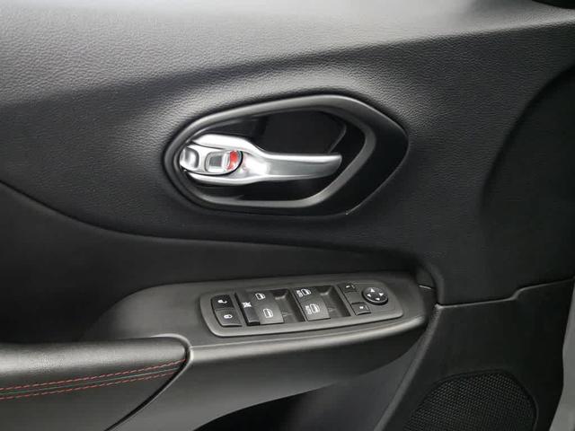 Photo of 2022 Sting-Gray Clearcoat Jeep Cherokee