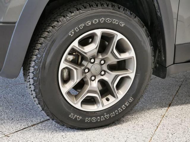 Photo of 2022 Sting-Gray Clearcoat Jeep Cherokee