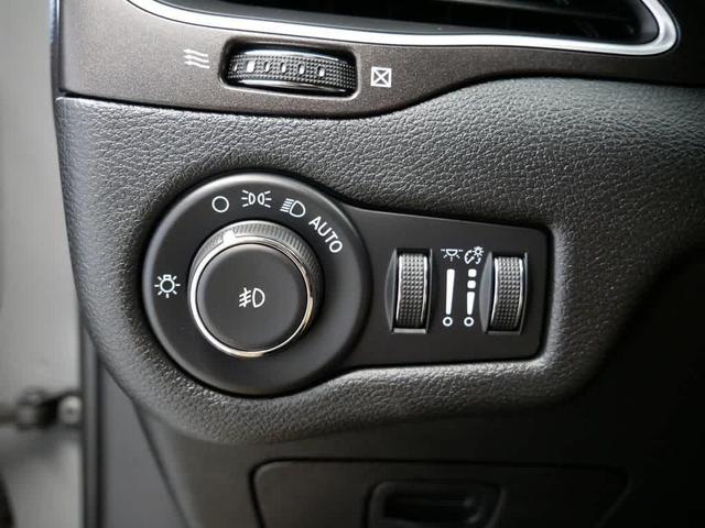 Photo of 2022 Sting-Gray Clearcoat Jeep Cherokee