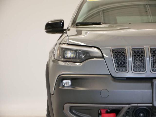 Photo of 2022 Sting-Gray Clearcoat Jeep Cherokee