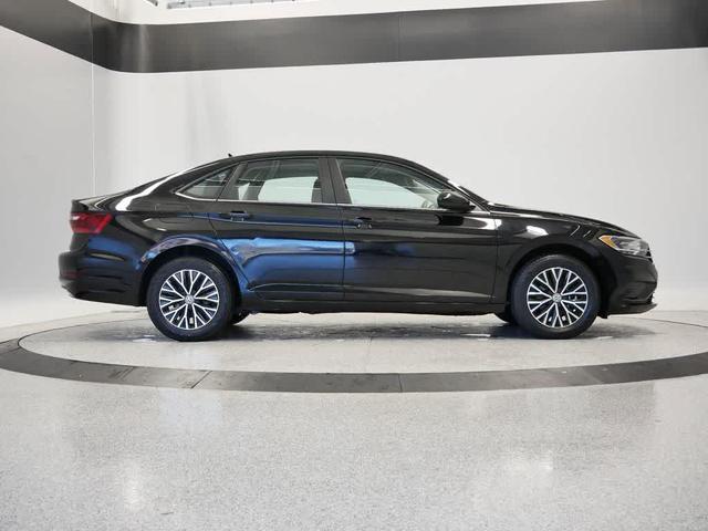 Photo of 2021 Black Volkswagen Jetta