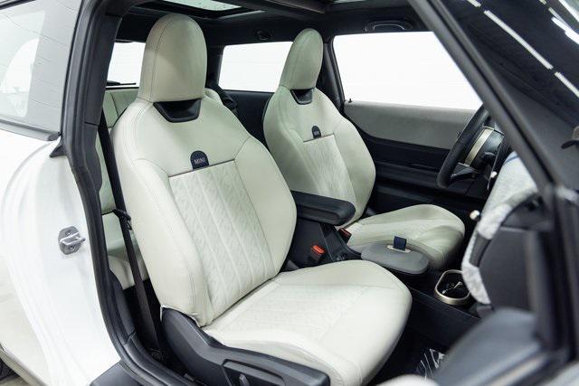 Photo of 2025 Nanuq White Metallic MINI Hardtop