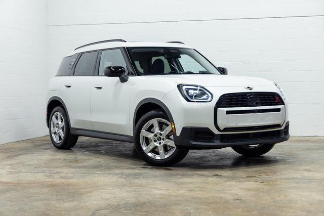 Photo of 2025 Nanuq White Metallic MINI Countryman