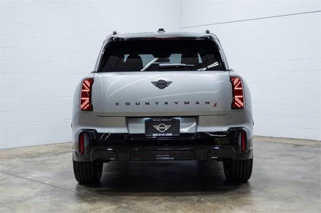 Photo of 2026 Melting Silver III Metallic MINI Countryman