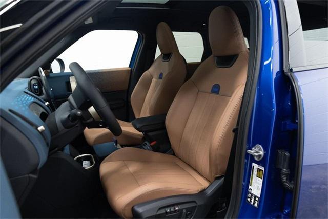 Photo of 2025 Blazing Blue Metallic MINI Countryman