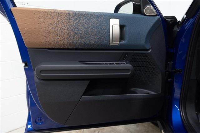 Photo of 2025 Blazing Blue Metallic MINI Countryman