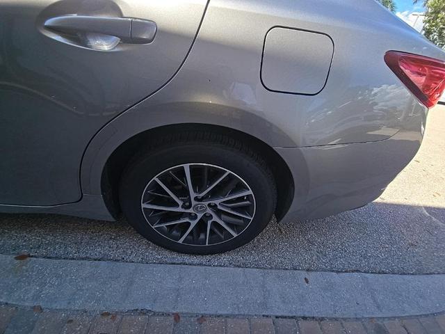 Photo of 2018 Silver Lexus ES 350