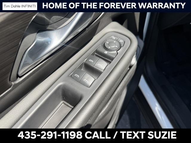 Photo of 2024 Summit White GMC Terrain
