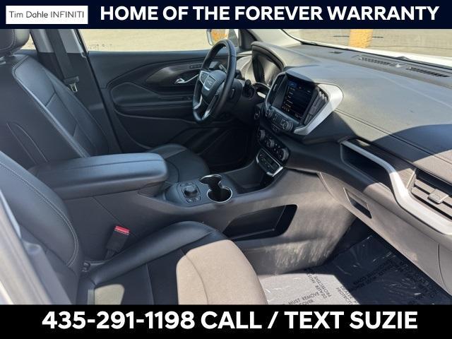 Photo of 2024 Summit White GMC Terrain