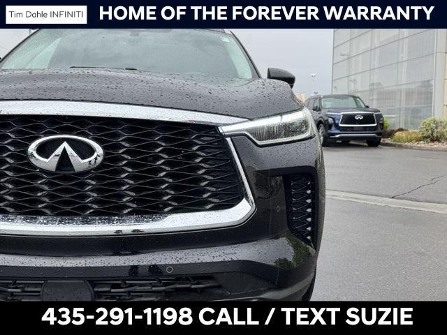 Photo of 2025 Diamond Black INFINITI QX60