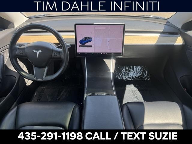 Photo of 2018 Blue Tesla Model 3