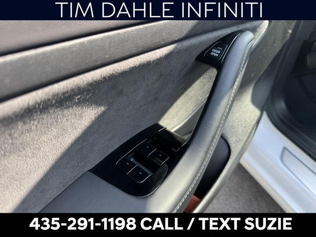 Photo of 2020 White Tesla Model 3