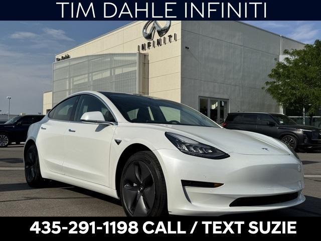 Photo of 2020 White Tesla Model 3