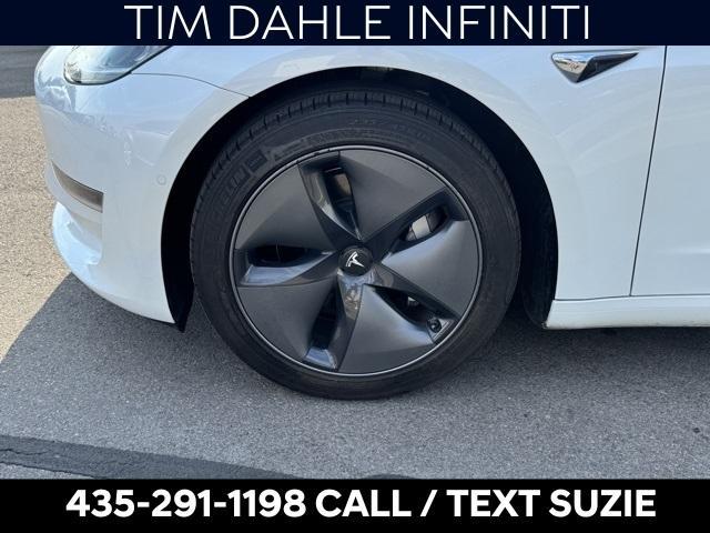 Photo of 2020 White Tesla Model 3