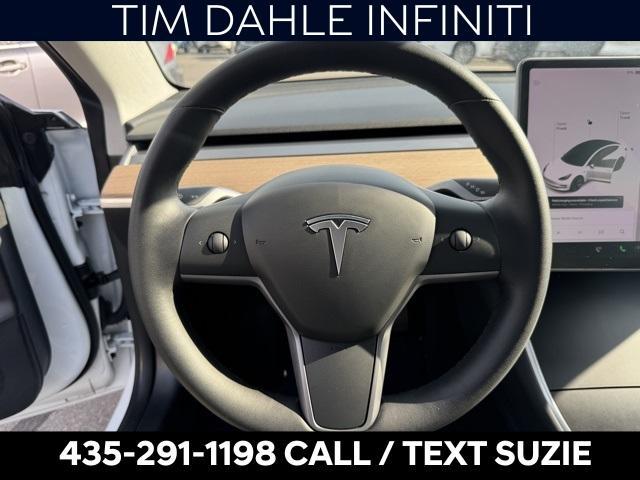 Photo of 2020 White Tesla Model 3