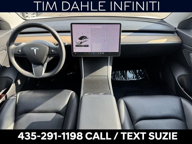 Photo of 2020 White Tesla Model 3