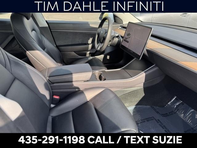 Photo of 2020 White Tesla Model 3