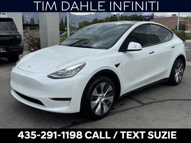 Photo of 2021 White Tesla Model Y