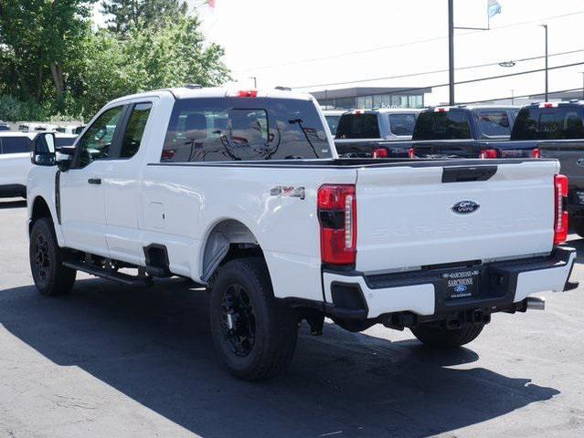 Photo of 2025 Oxford White Ford F-350