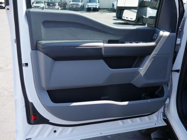 Photo of 2025 Oxford White Ford F-350