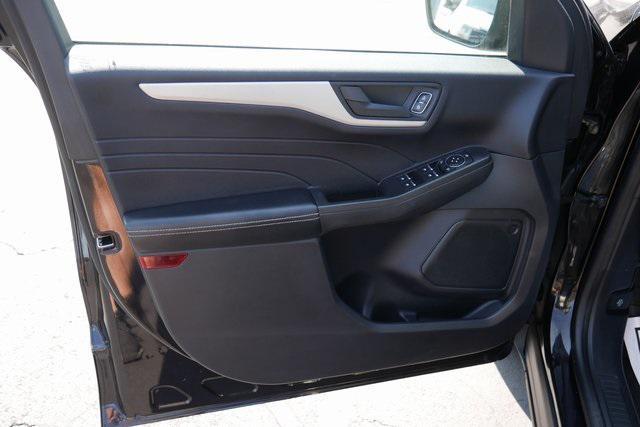 Photo of 2021 Agate Black Metallic Ford Escape