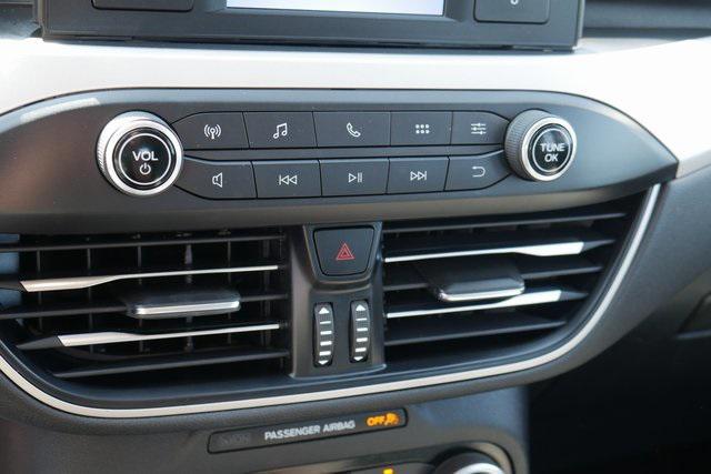 Photo of 2021 Agate Black Metallic Ford Escape
