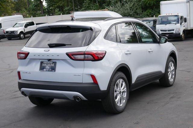 Photo of 2025 Space Silver Metallic Ford Escape