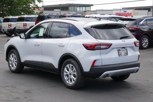 Photo of 2025 Space Silver Metallic Ford Escape