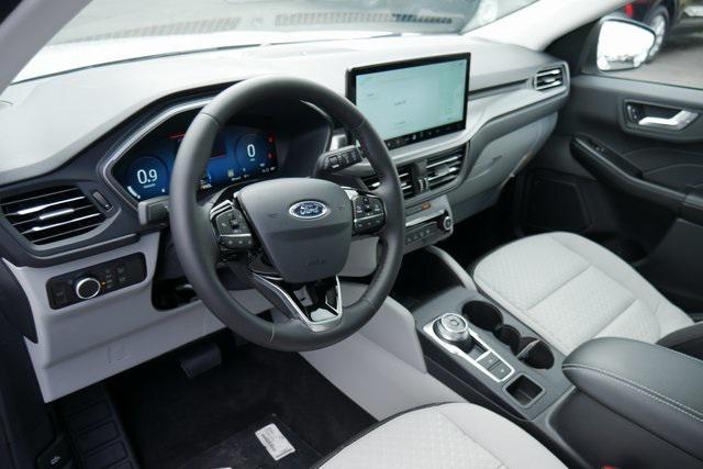 Photo of 2025 Space Silver Metallic Ford Escape