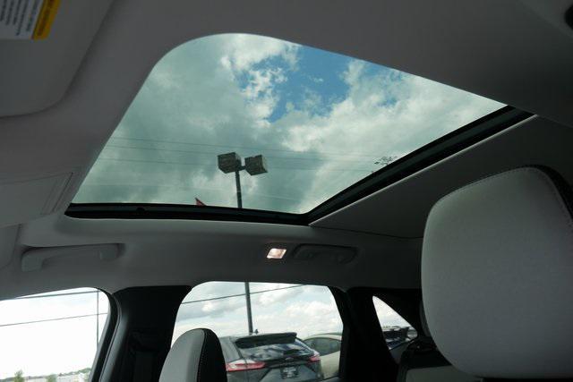 Photo of 2025 Space Silver Metallic Ford Escape