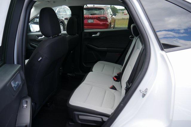 Photo of 2025 Space Silver Metallic Ford Escape