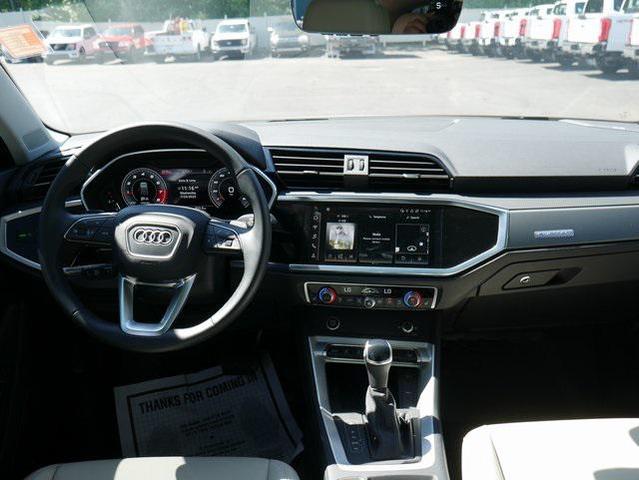 Photo of 2024 White Audi Q3