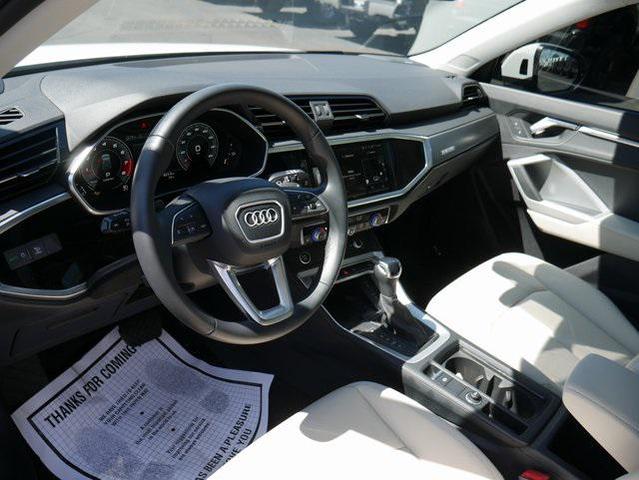 Photo of 2024 White Audi Q3