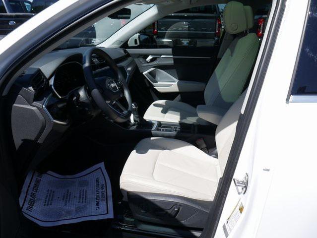 Photo of 2024 White Audi Q3